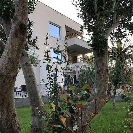 Villa La Bomboniera Слатине Екстериор снимка